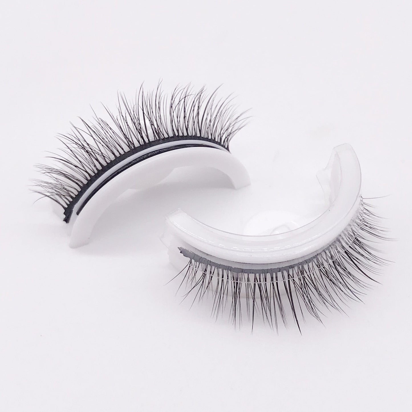 Lassive- Reusable Self-Adhesive Eyelashes